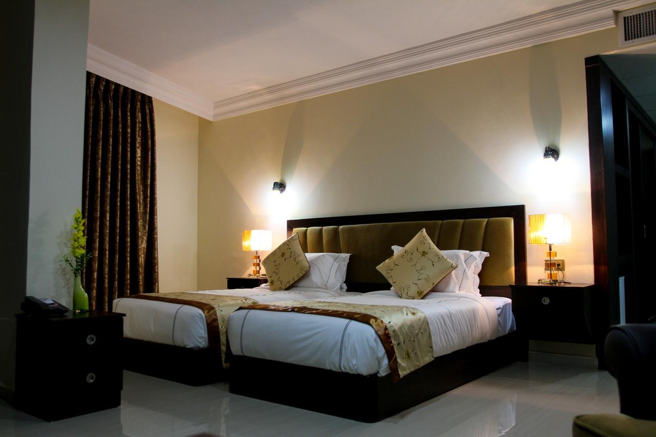 Queen Plaza Hotel Hebron Exteriör bild