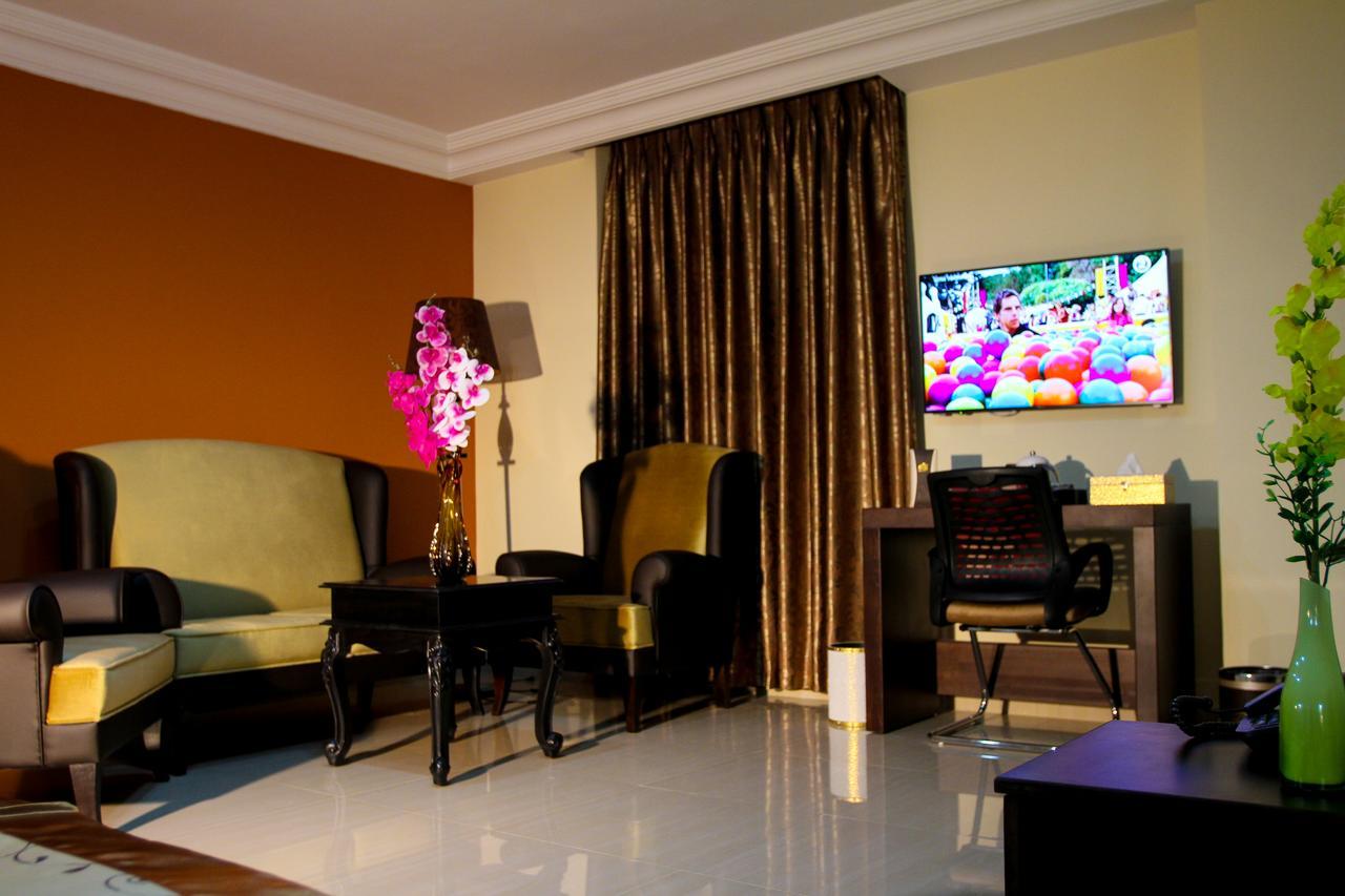 Queen Plaza Hotel Hebron Exteriör bild