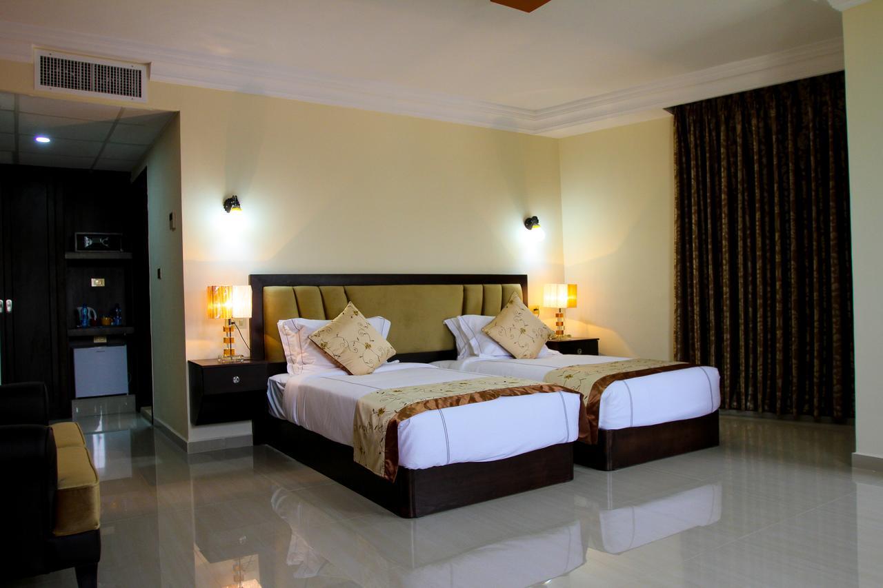 Queen Plaza Hotel Hebron Exteriör bild